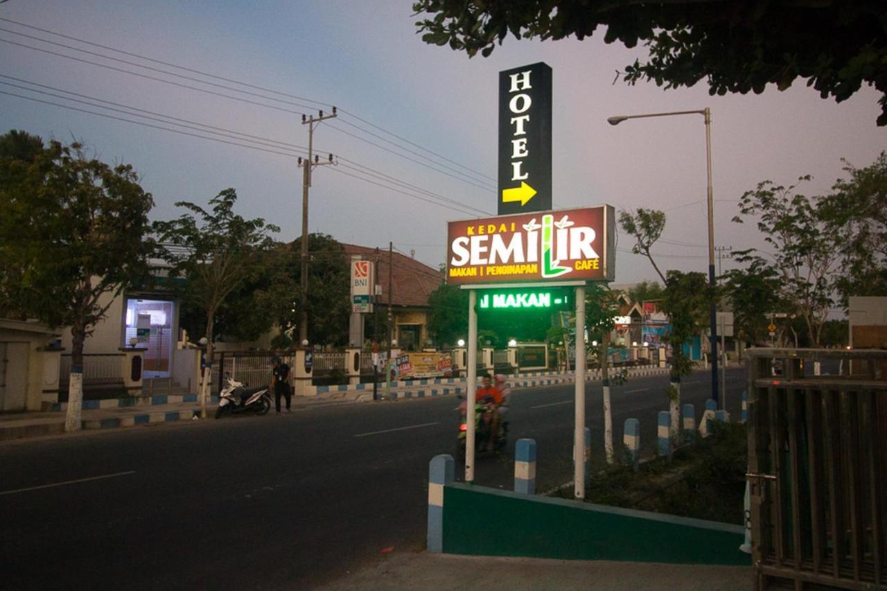 Sampang  Reddoorz Plus Syariah Near Alun Alun Sampang מראה חיצוני תמונה