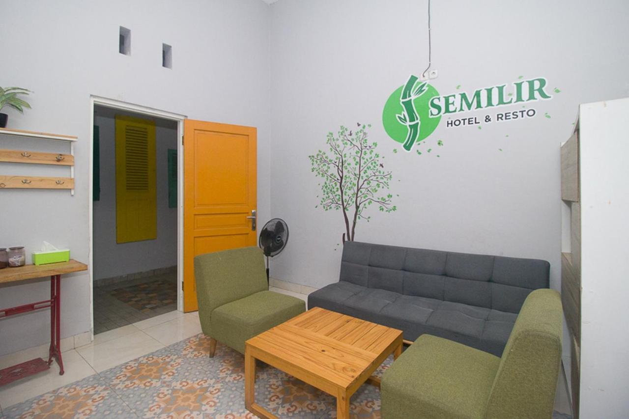 Sampang  Reddoorz Plus Syariah Near Alun Alun Sampang מראה חיצוני תמונה